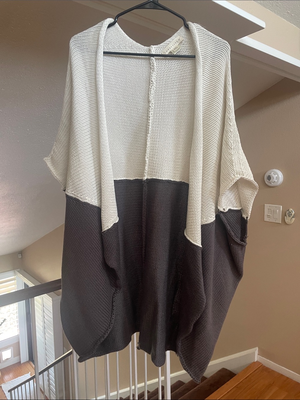 lovestitch Two-Tone Open-Front Sweater Cardigan in Cream & Dark Gray